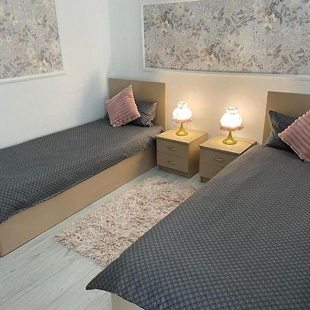 Sara Apartament Lugoj Exteriör bild